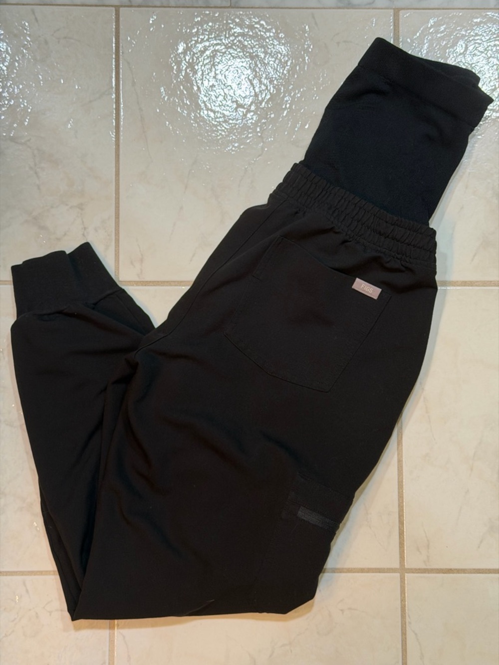 FIGS Zamora Maternity Scrub Pants in Black (Small)
